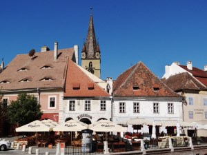 Vista parcial de la Piata Mica o Plaza Pequeña