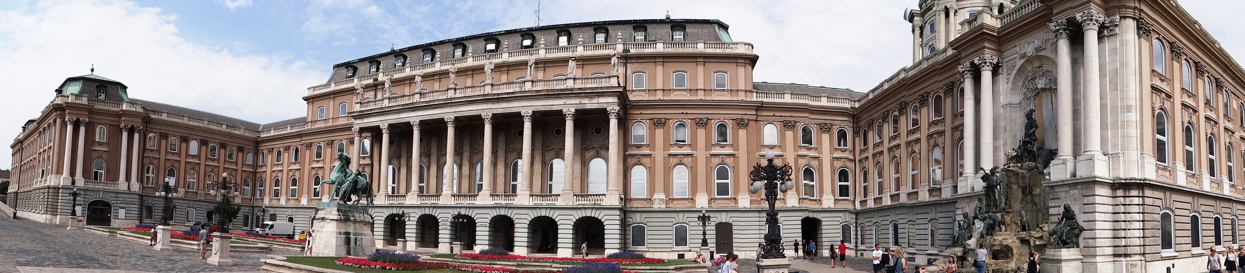 Panorámica de la vista interna del Castillo