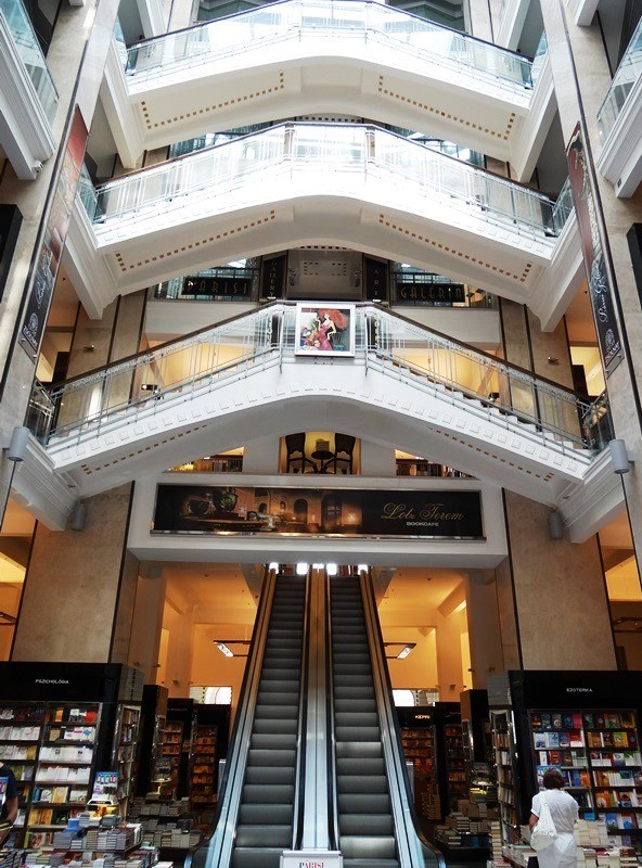 Vista interior de la Librería Alexandra