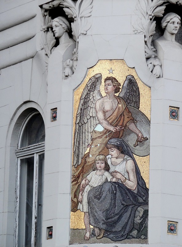 Detalle de un edificio en el centro de Pest