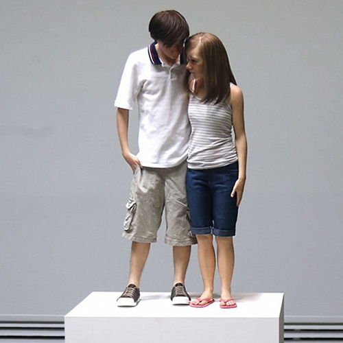 "Young couple", en español "Joven pareja" (2013). Mide 89 x 43 x 23 cm.