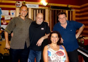 El autor de la canción y esta nota con Samy Mielgo, Marilí Machado y Marcelo Mollo