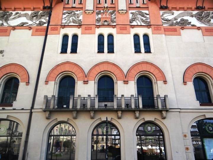 Alrededores Palacio de las Artes de Cracovia 03