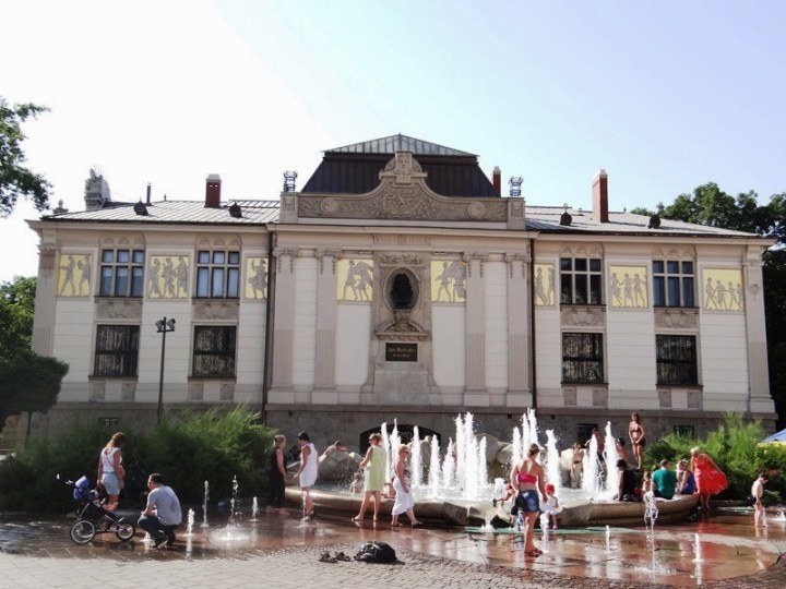 Palacio de las Artes de Cracovia 05