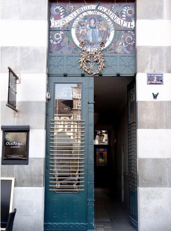 Alrededores Palacio de las Artes de Cracovia 04