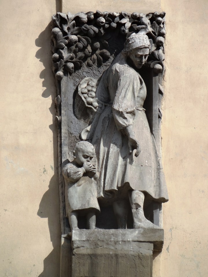 Alrededores Palacio de las Artes de Cracovia 07