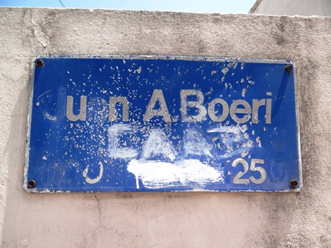 Cartel indicador de la altura de Juan A. Boeri, del 1200 al 1250.