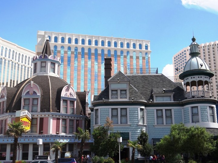 Casino Royale & Harrah's 01