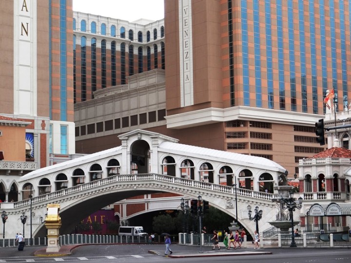 Palazzo & Venetian 01