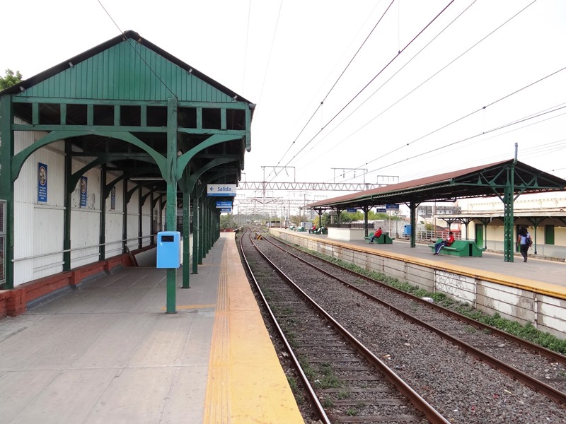 Estación Hipólito Yrigoyen 01.JPG